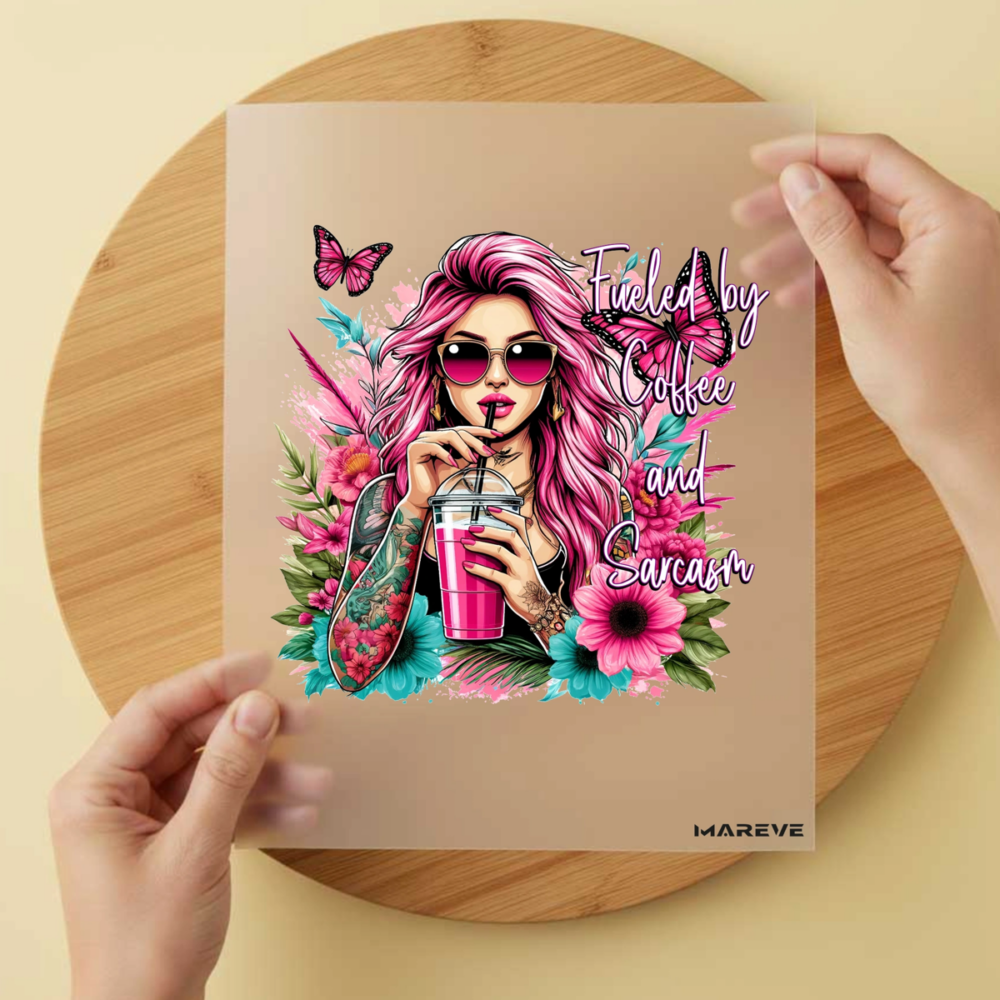 Bügelbild/Sticker Frau pinker Becher – DTF Bügelbild und UV DTF Sticker